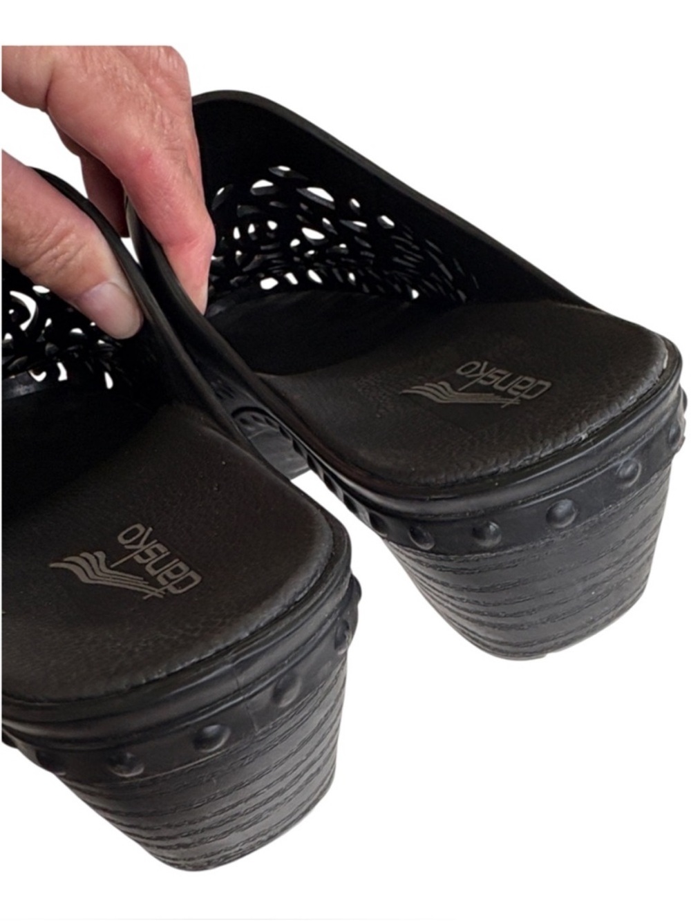 EUC Dansko Pippa Floral Laser Cut Molded Clogs Black Size 11.5 - 12 - Picture 7 of 10